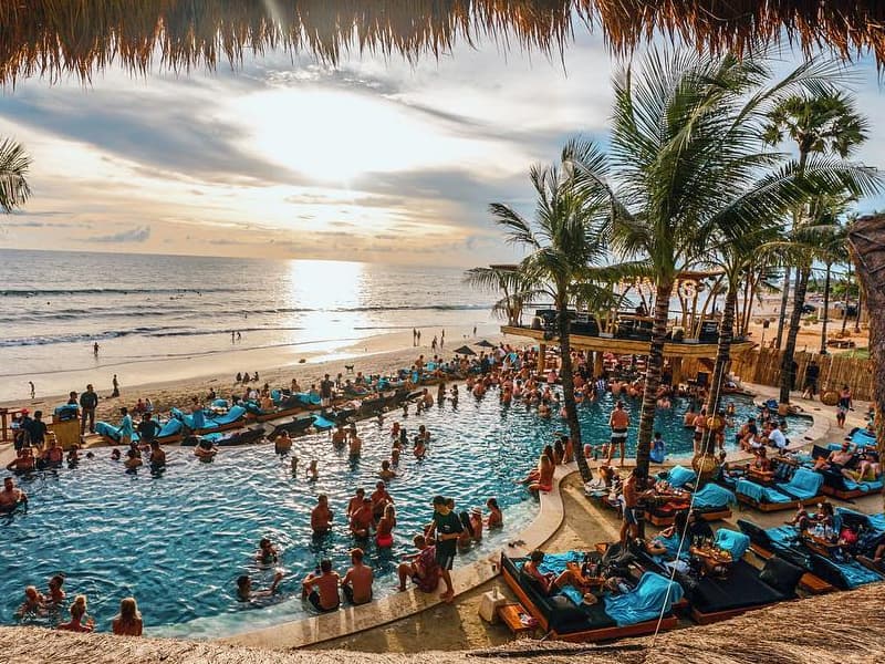 Finns Beach Club